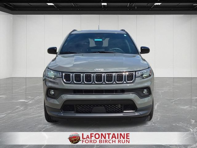 Used 2023 Jeep Compass Latitude w/ Convenience Group AWD/4WD image 8