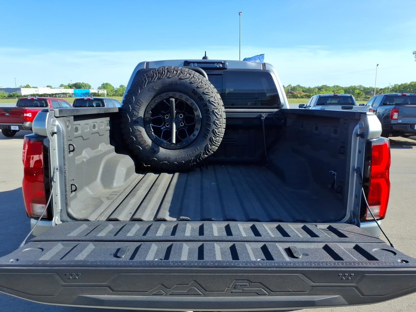 Used 2024 Chevrolet Colorado ZR2 w/ ZR2 Bison Edition AWD/4WD image 10