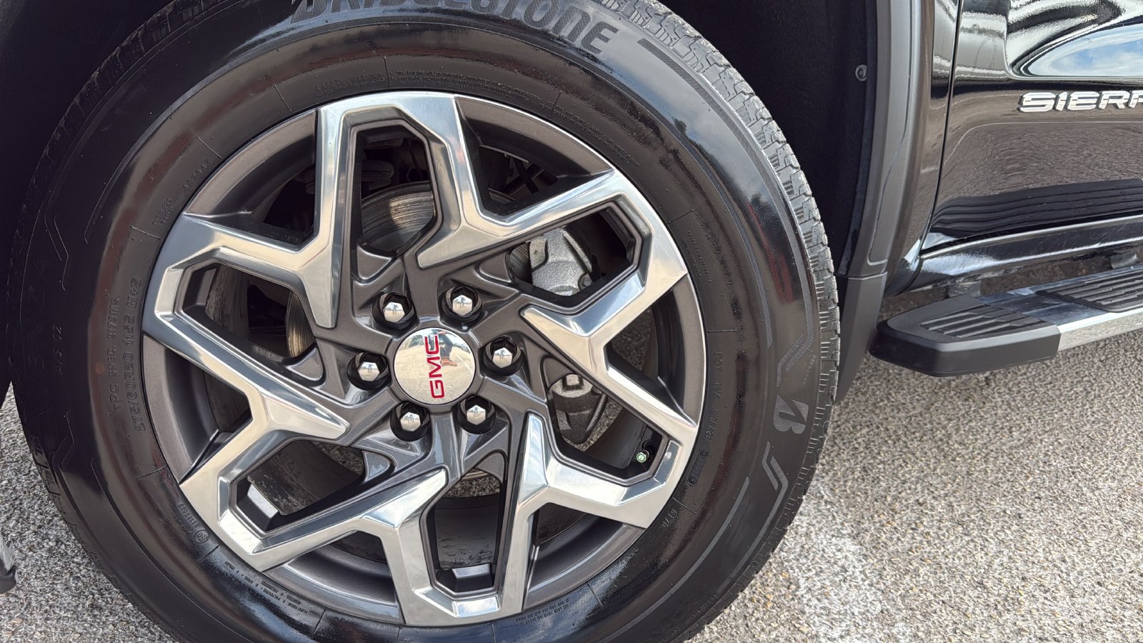 Used 2024 GMC Sierra 1500 SLT AWD/4WD image 26