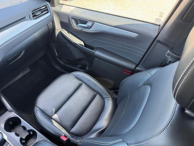 Certified 2023 Ford Escape Platinum AWD/4WD image 18