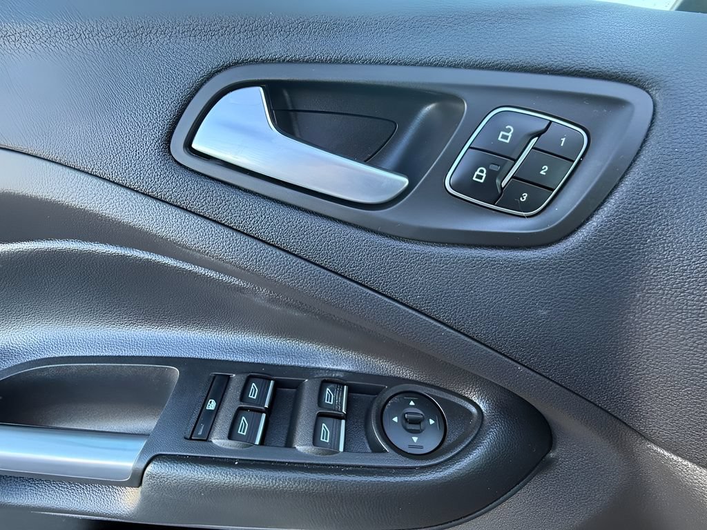 Certified 2018 Ford Escape Titanium AWD/4WD image 20