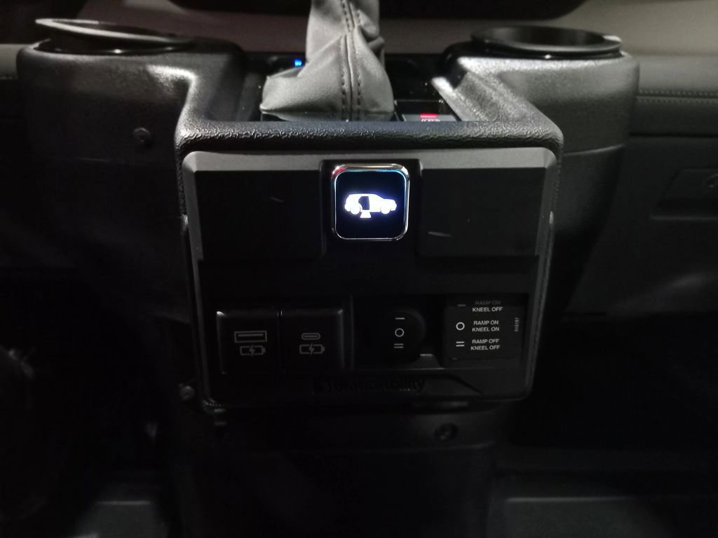 Used 2024 Toyota Sienna XLE w/ XLE Plus Package image 24