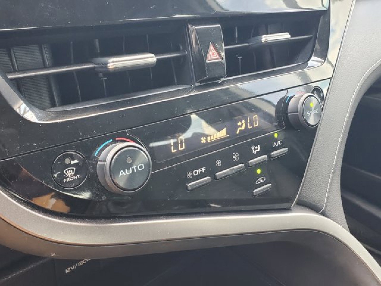 Used 2022 Toyota Camry SE w/ Convenience Package image 23