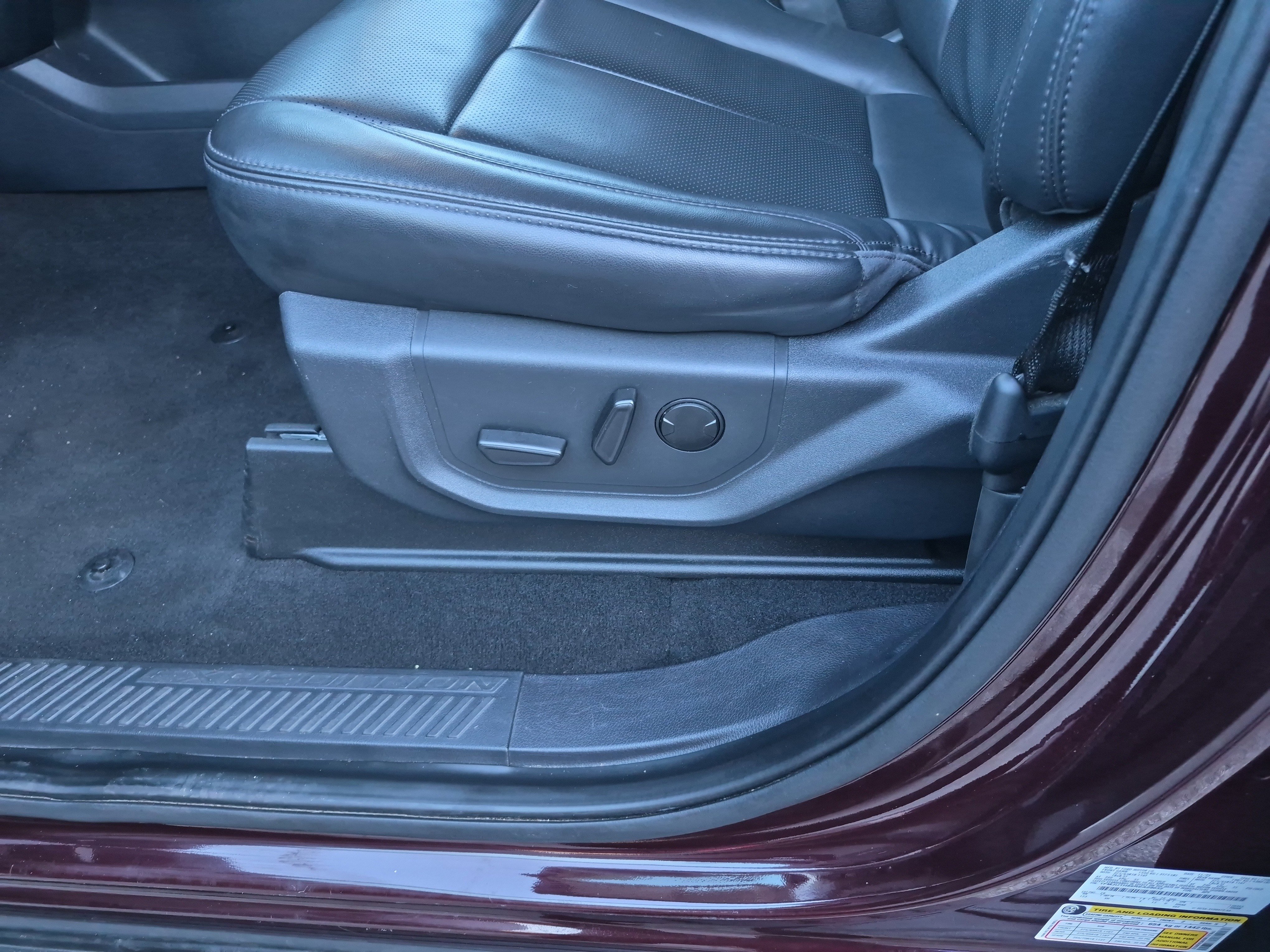 Certified 2024 Ford Expedition XLT image 11