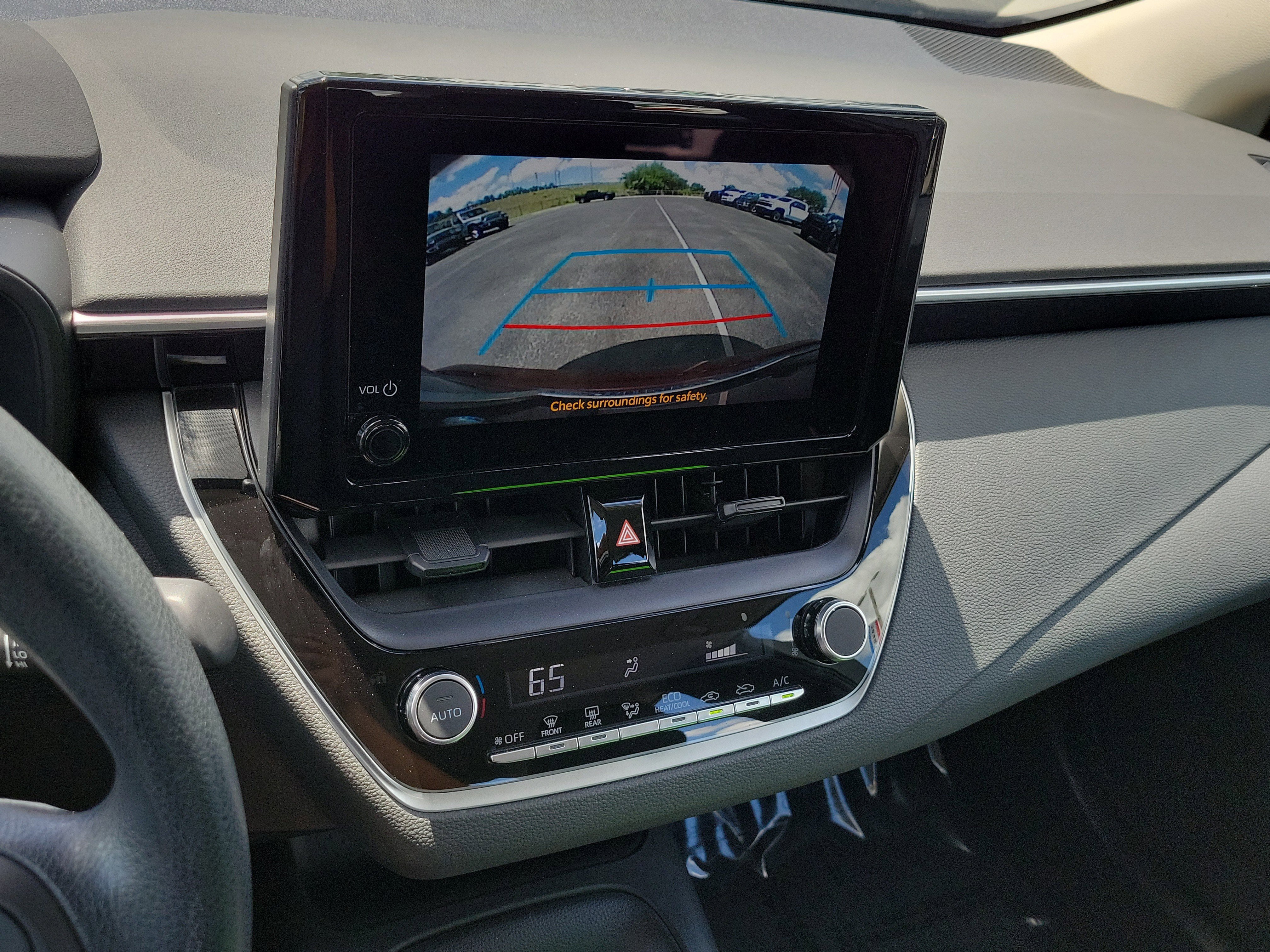 Used 2024 Toyota Corolla LE image 27