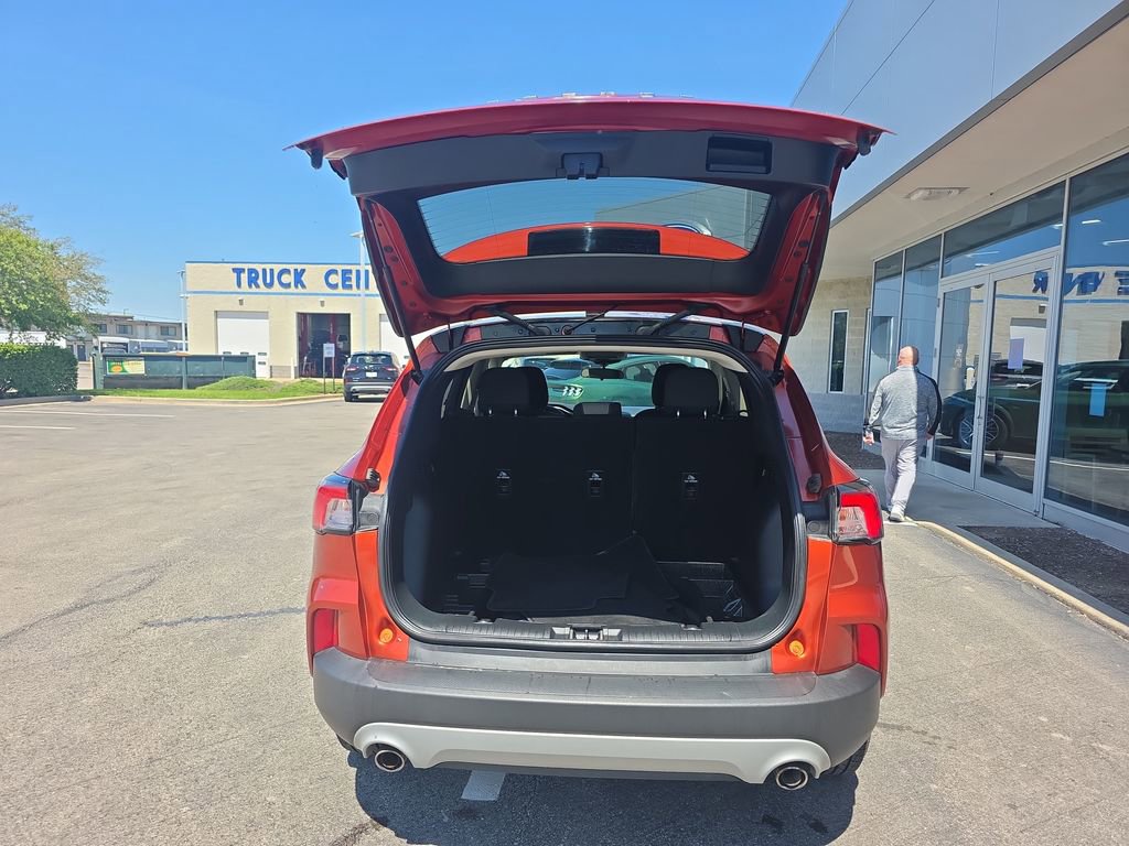 Certified 2020 Ford Escape SE FWD image 10