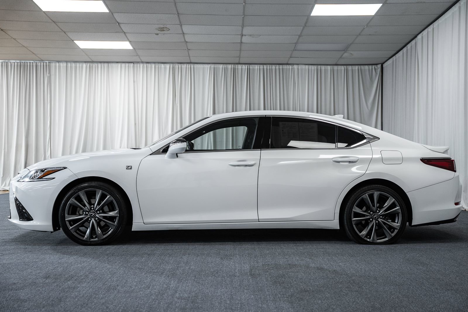 Used 2021 Lexus ES 350 F Sport w/ Accessory Package FWD image 5