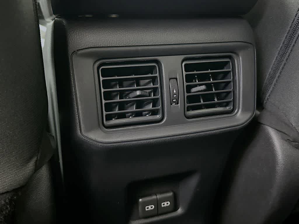 Used 2025 Toyota RAV4 XLE AWD/4WD image 13