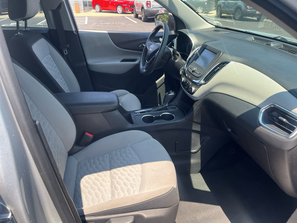 Used 2018 Chevrolet Equinox LS AWD/4WD image 32