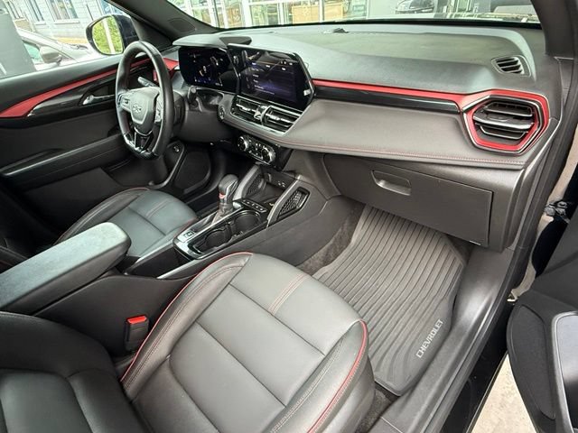 Used 2024 Chevrolet TrailBlazer RS w/ Convenience Package FWD image 17