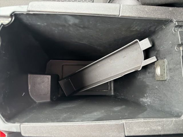 Used 2024 GMC Terrain SLE image 34