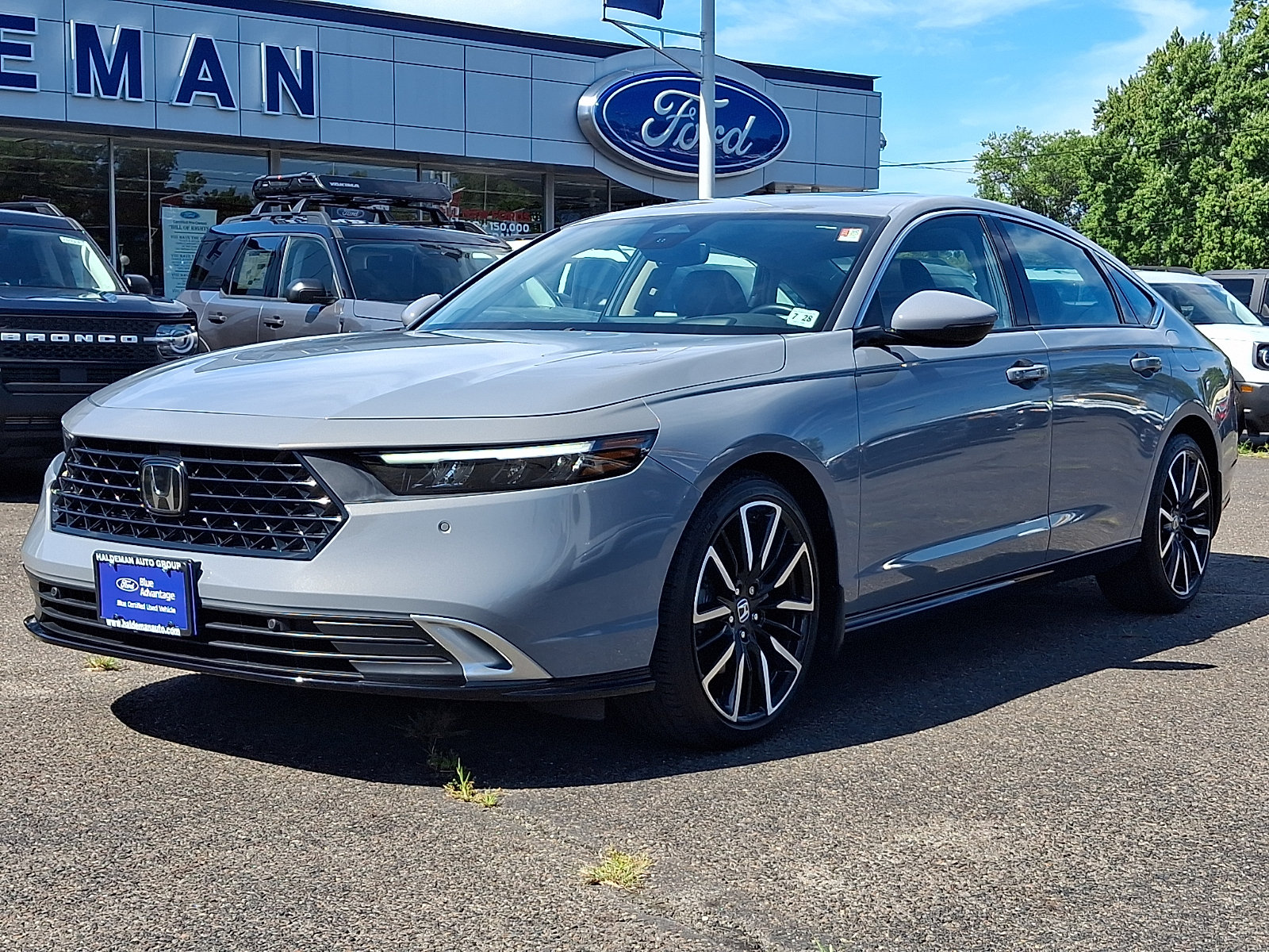 Used 2023 Honda Accord Touring image 3