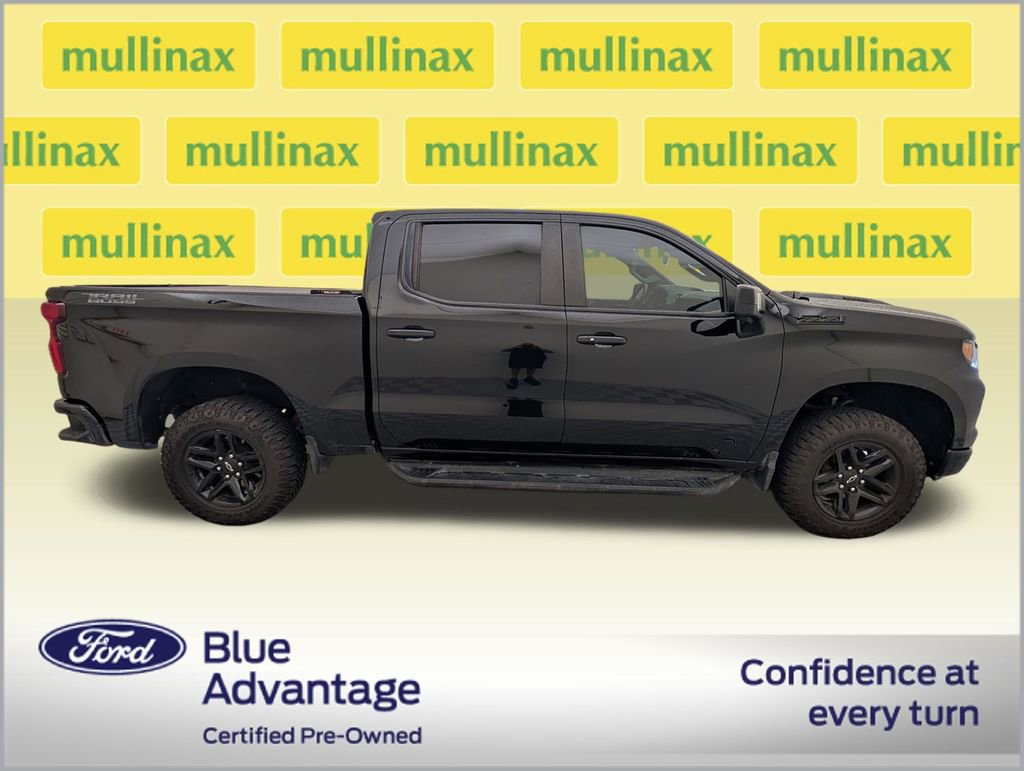 Used 2023 Chevrolet Silverado 1500 LT Trail Boss w/ LT Trail Boss Premium Package AWD/4WD image 2