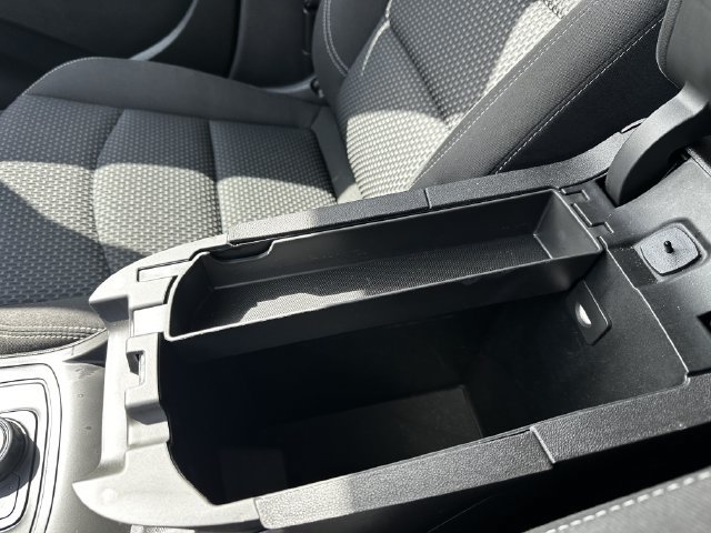 Used 2024 GMC Terrain SLE FWD image 26