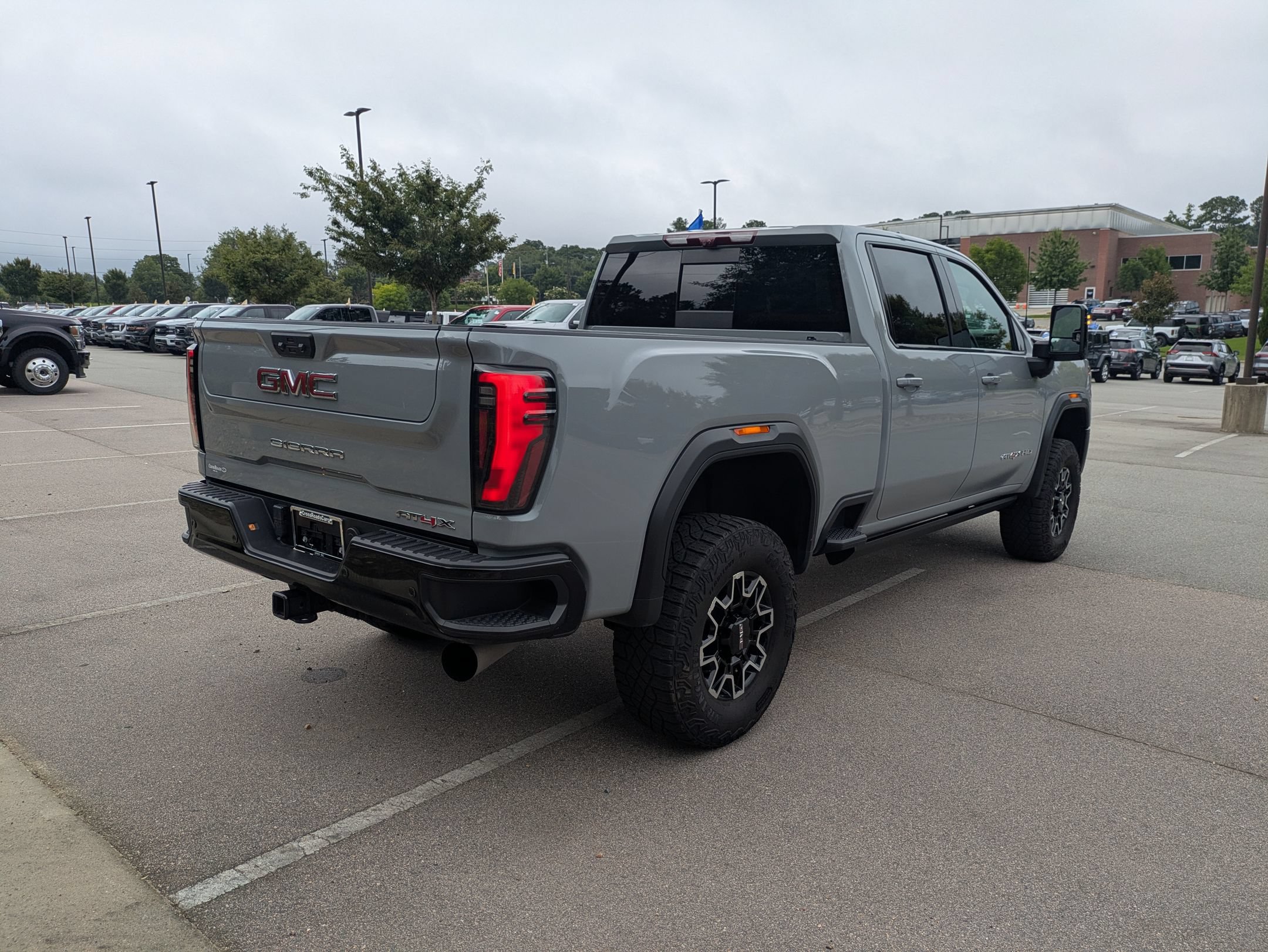 Used 2024 GMC Sierra 2500 AT4X AWD/4WD image 4