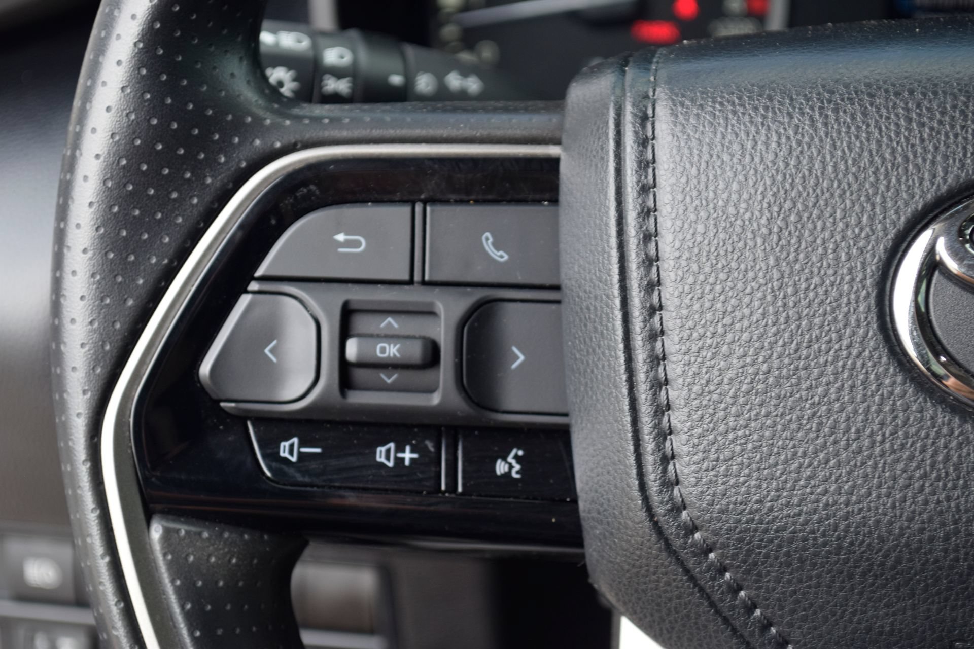 Used 2024 Toyota Tundra SR5 AWD/4WD image 8