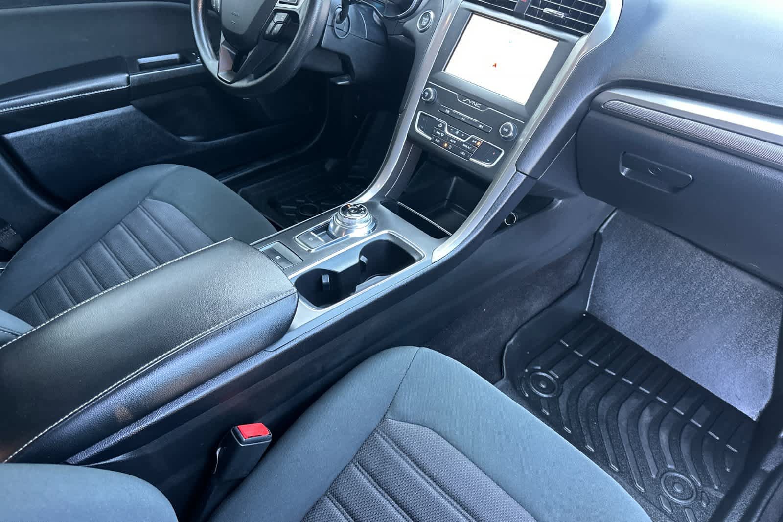 Certified 2020 Ford Fusion SE FWD image 15