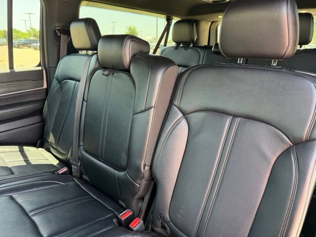 Used 2024 Jeep Wagoneer L Series II RWD image 21