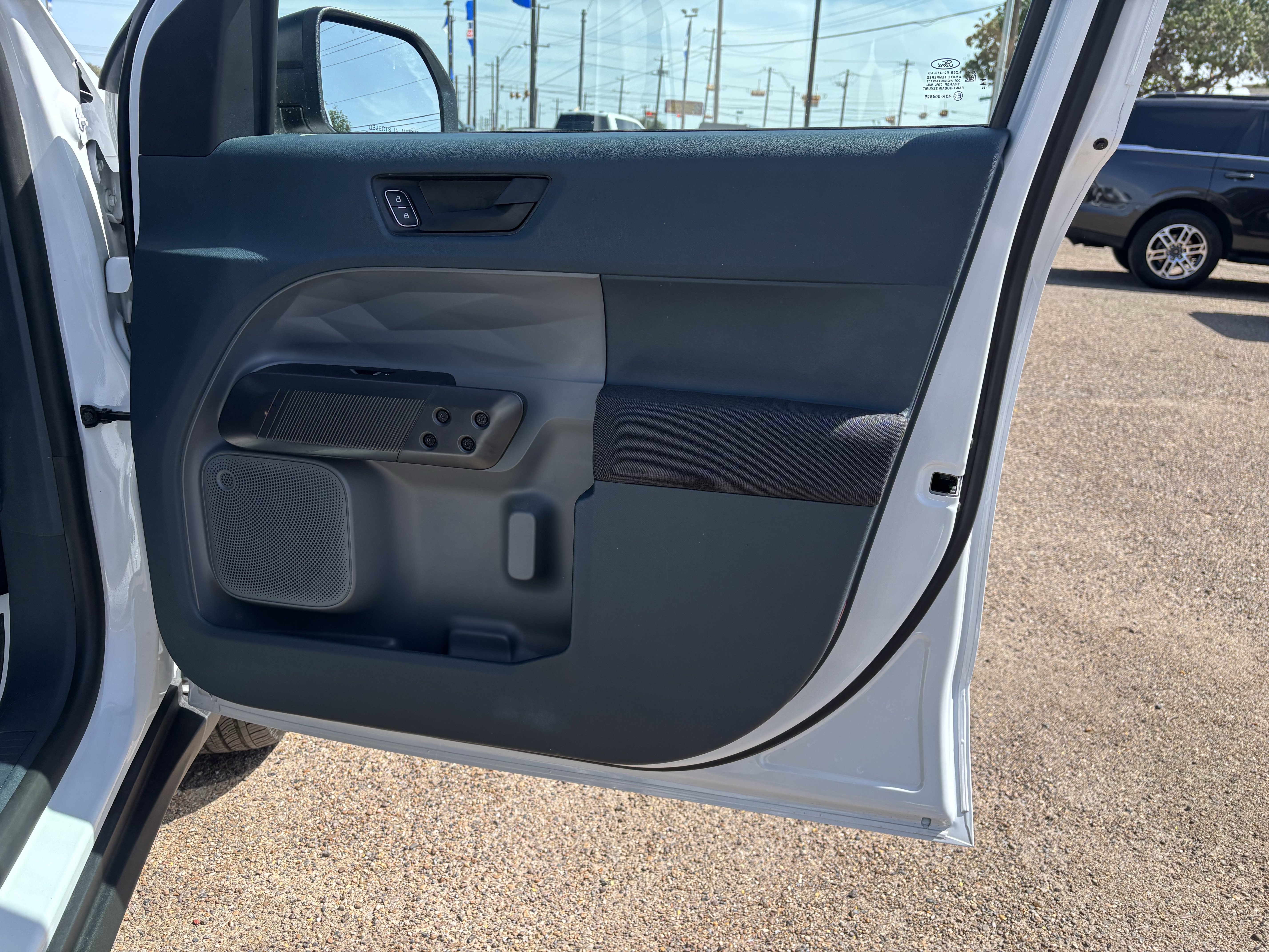 Certified 2025 Ford Maverick XL FWD image 21