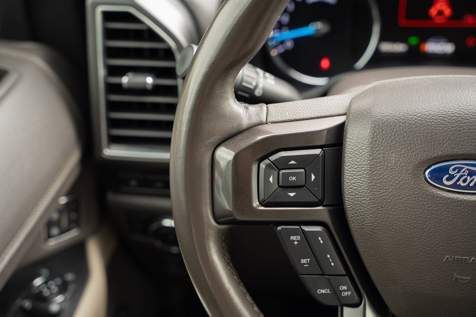 Certified 2021 Ford Expedition Limited image 31