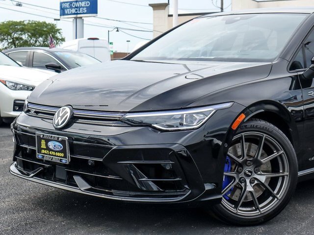 Used 2025 Volkswagen Golf AWD/4WD image 3