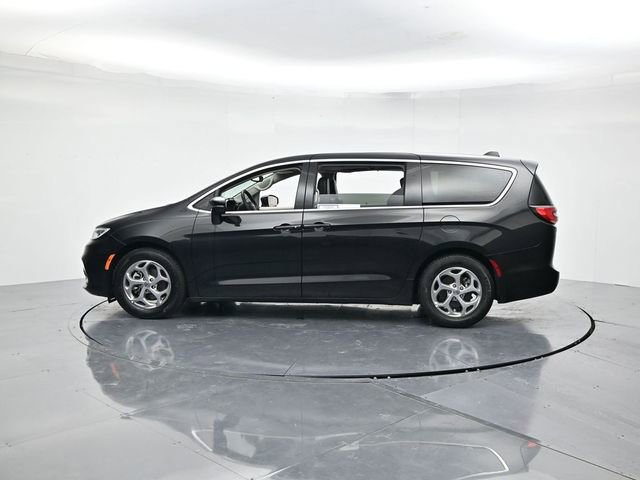 Used 2024 Chrysler Pacifica Limited image 7