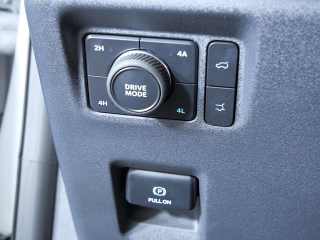 Certified 2025 Ford Expedition Active AWD/4WD image 21