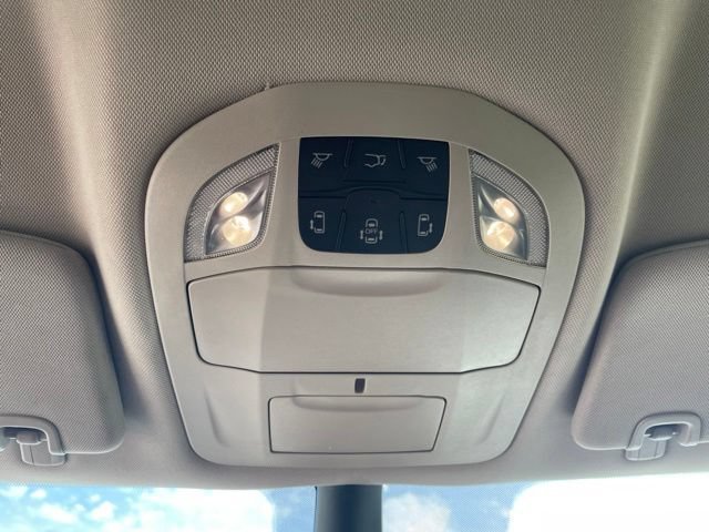 Used 2024 Chrysler Pacifica Touring-L FWD image 17