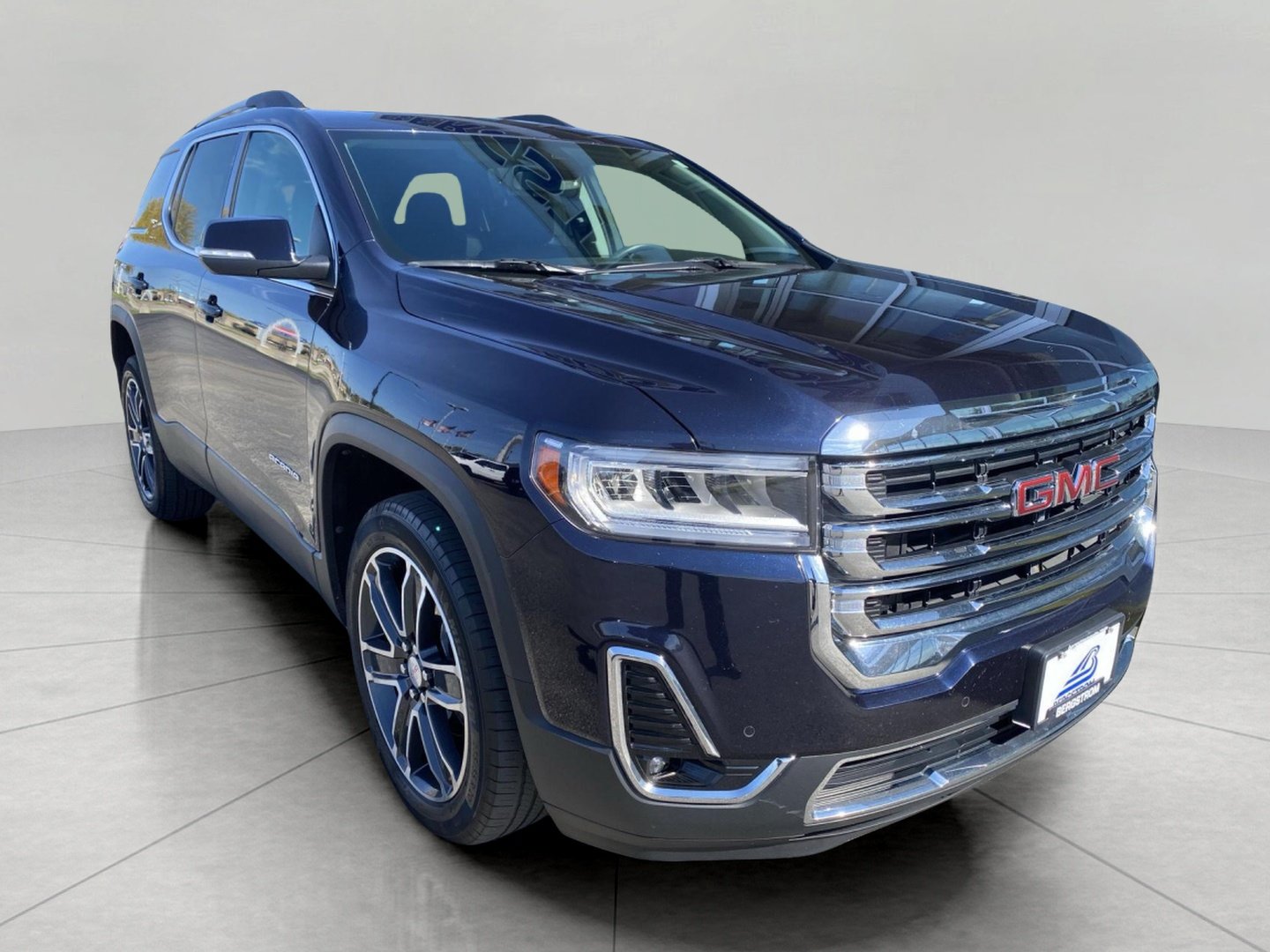 Used 2021 GMC Acadia SLT w/ Preferred Package AWD/4WD image 1