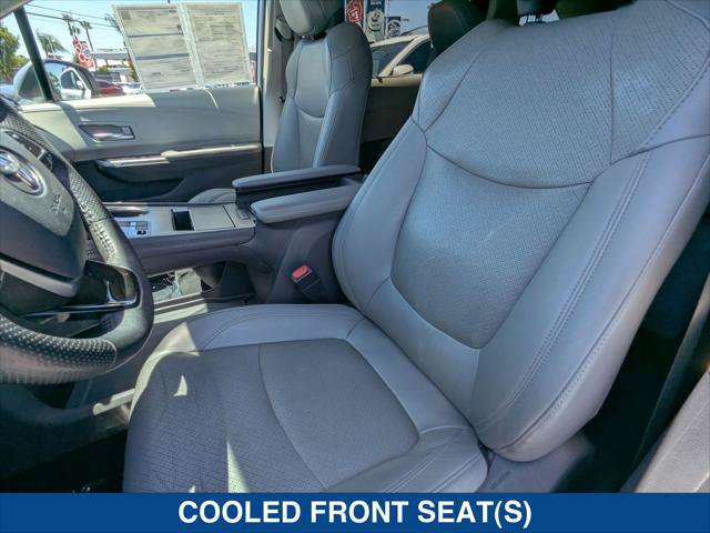 Used 2022 Toyota Sienna Limited AWD/4WD image 20
