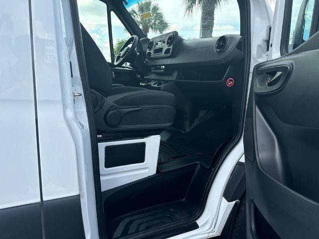 Used 2024 Mercedes-Benz Sprinter 2500 image 16