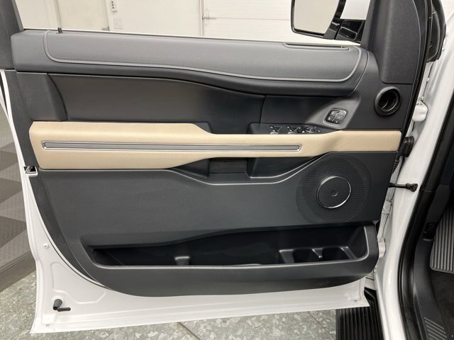 Certified 2024 Ford Expedition XLT AWD/4WD image 9