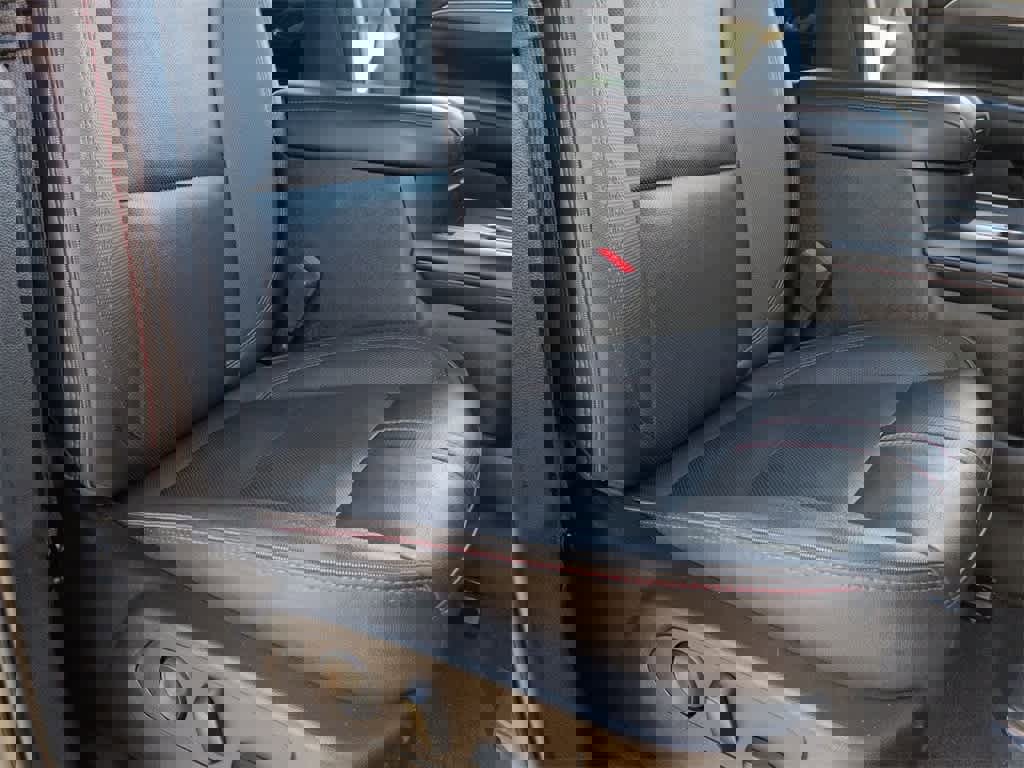 Used 2022 Chevrolet Suburban RST image 22