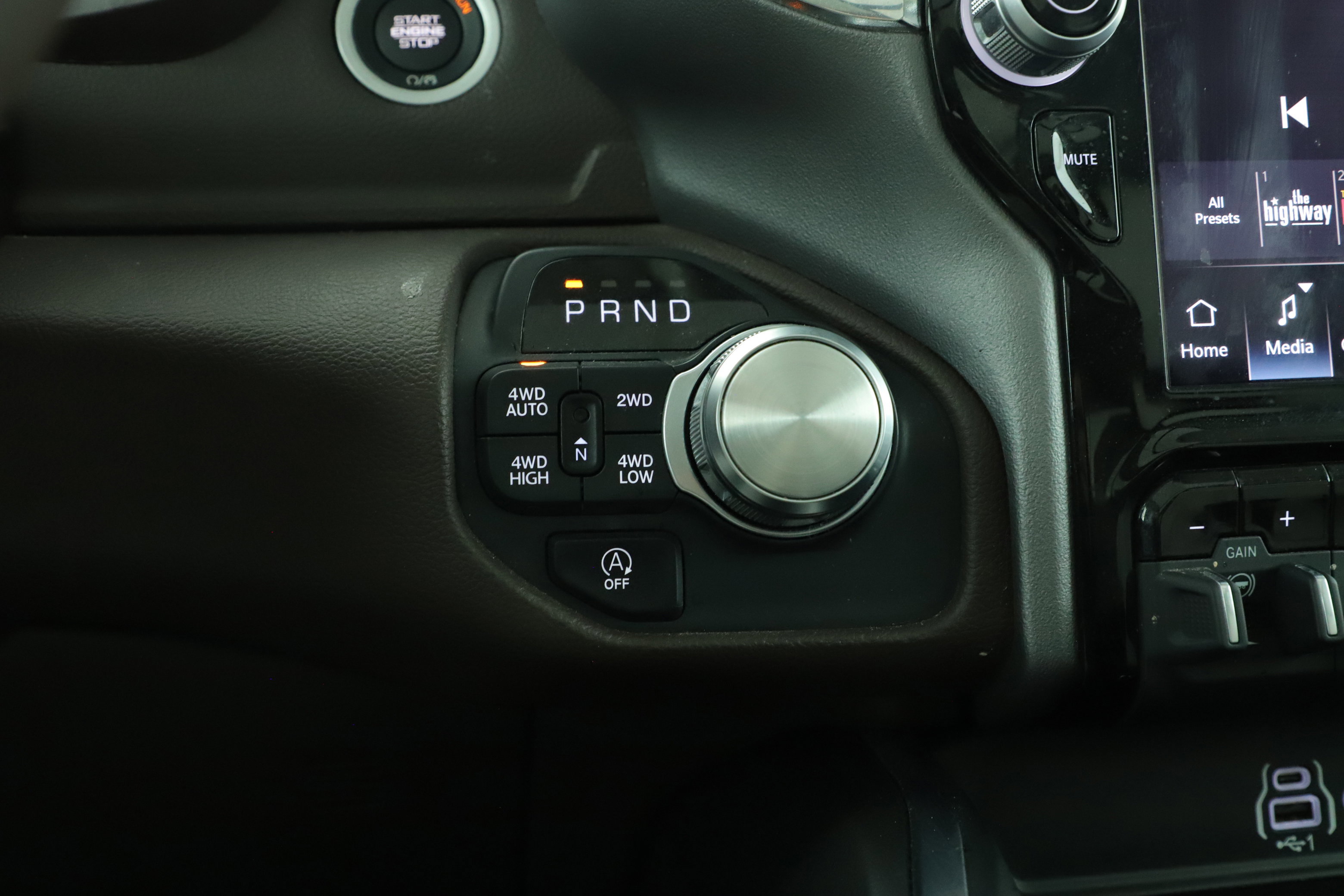 Used 2025 RAM 1500 Laramie w/ Laramie Southwest Edition image 16