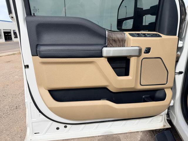 Certified 2019 Ford F250 Lariat w/ Chrome Package image 16