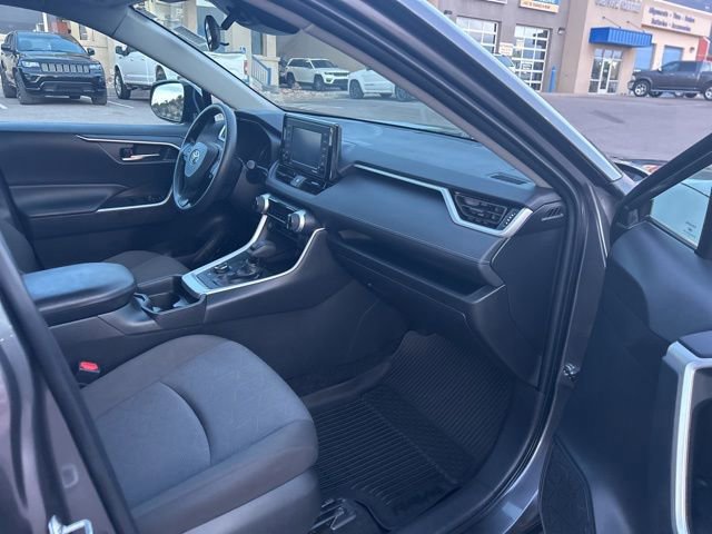 Used 2021 Toyota RAV4 XLE AWD/4WD image 22
