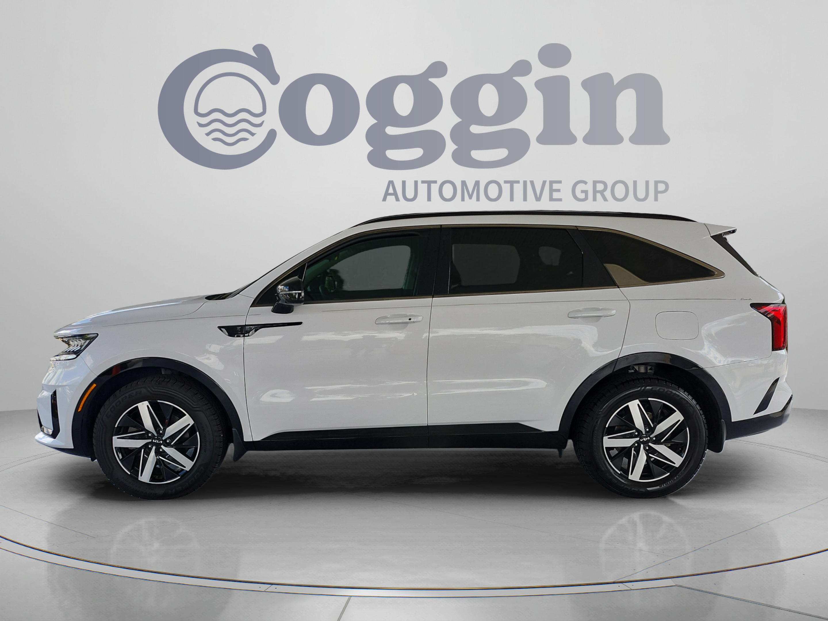 Used 2022 Kia Sorento S FWD image 2