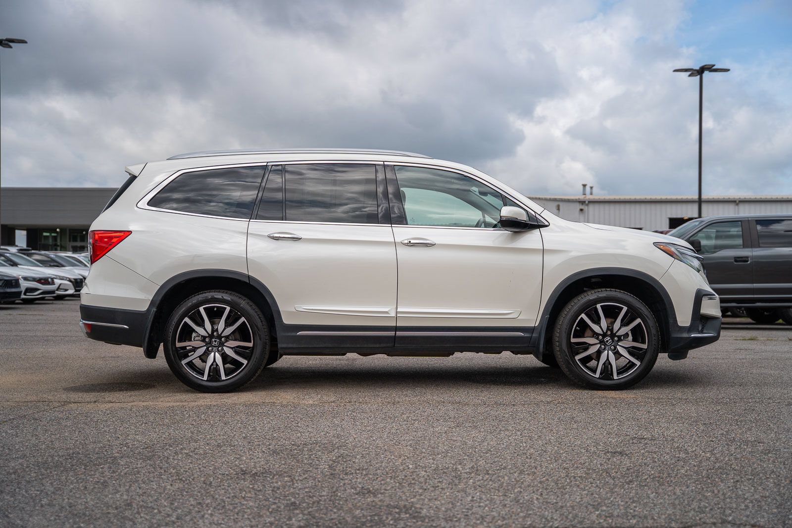 Used 2019 Honda Pilot Touring image 8