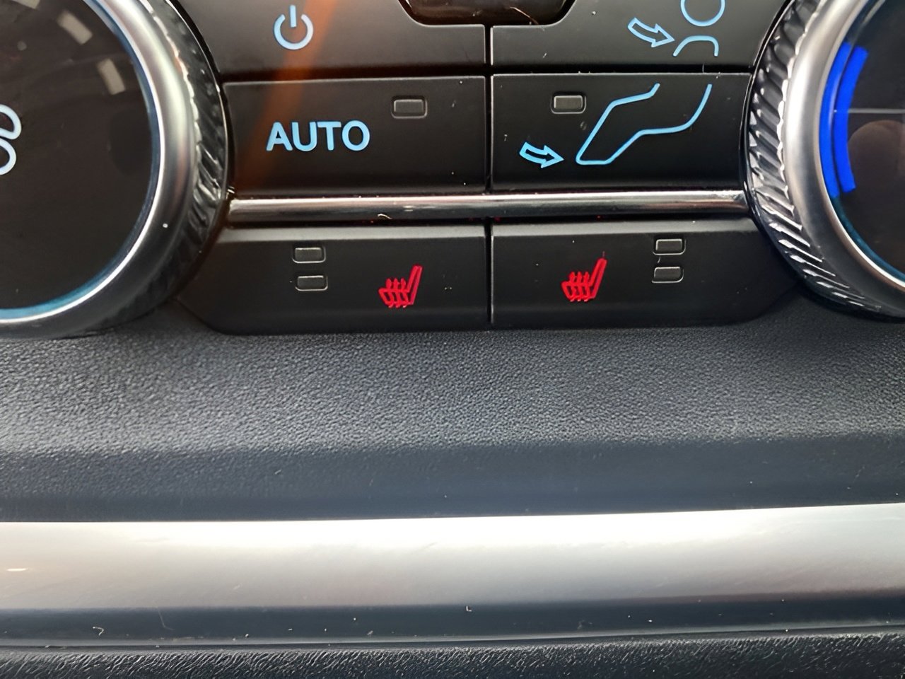 Certified 2025 Ford Expedition Max Platinum image 14