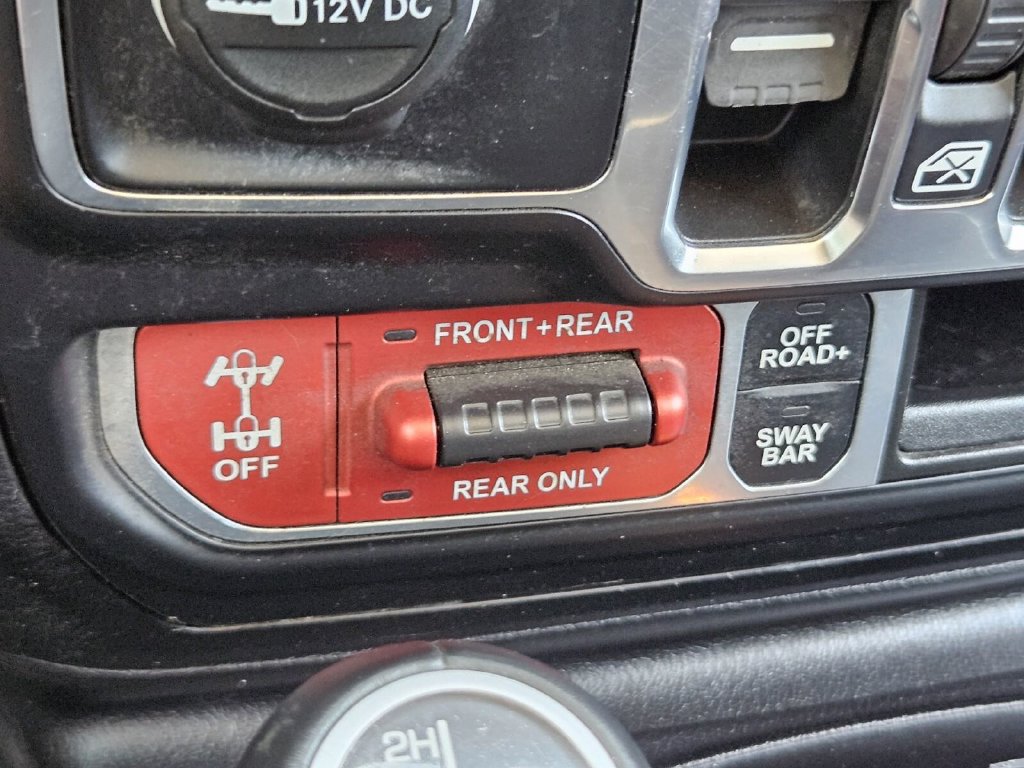 Used 2021 Jeep Wrangler Unlimited Rubicon w/ Dual Top Group AWD/4WD image 28