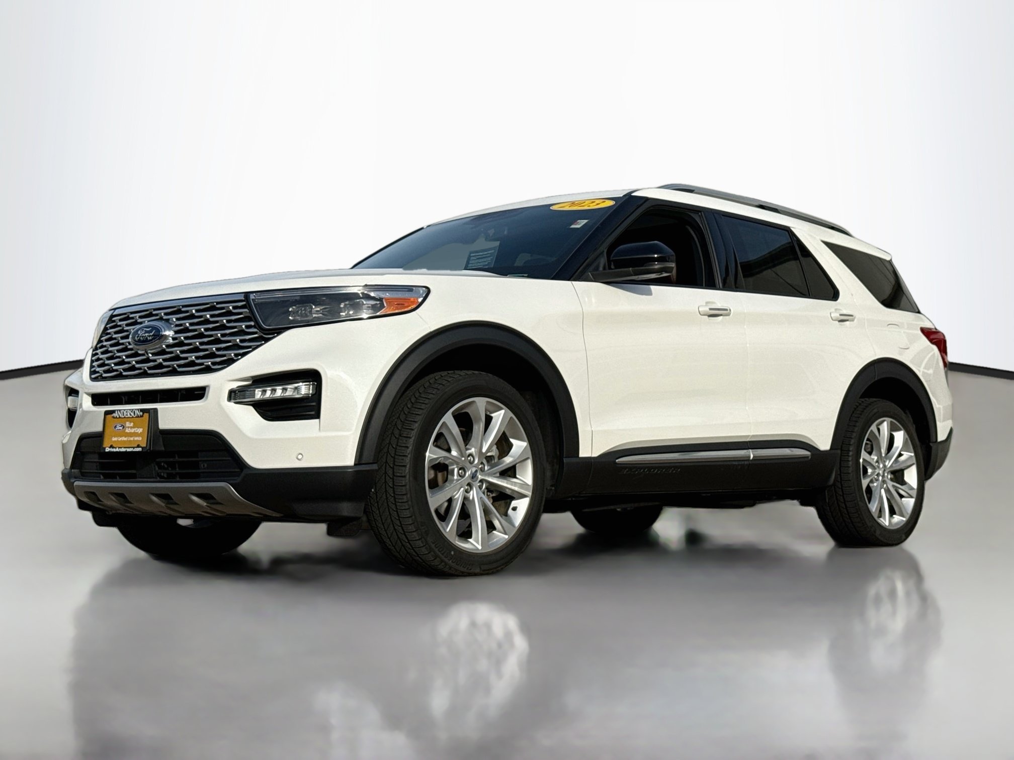 Certified 2023 Ford Explorer Platinum w/ Technology Package AWD/4WD image 3