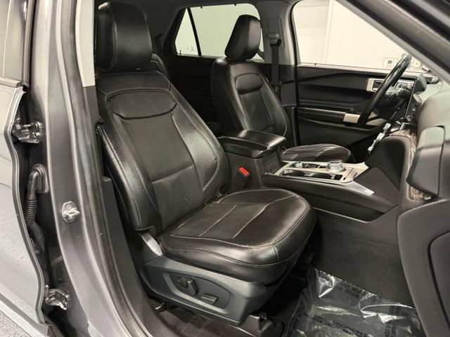 Certified 2021 Ford Explorer Limited w/ Equipment Group 301A AWD/4WD image 44