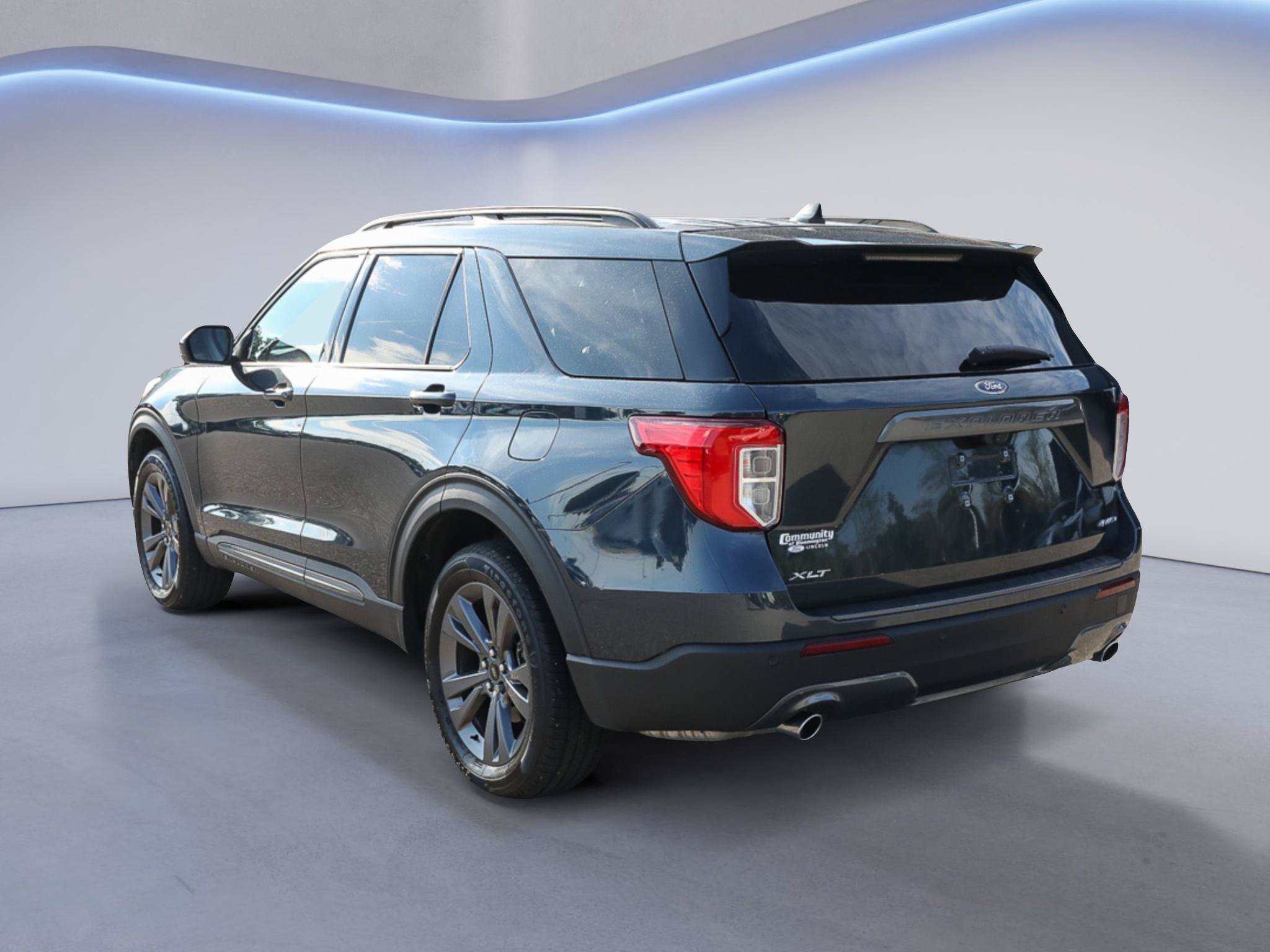 Certified 2023 Ford Explorer XLT w/ Equipment Group 202A AWD/4WD image 5