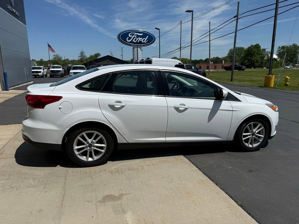 Certified 2017 Ford Focus SE FWD image 10