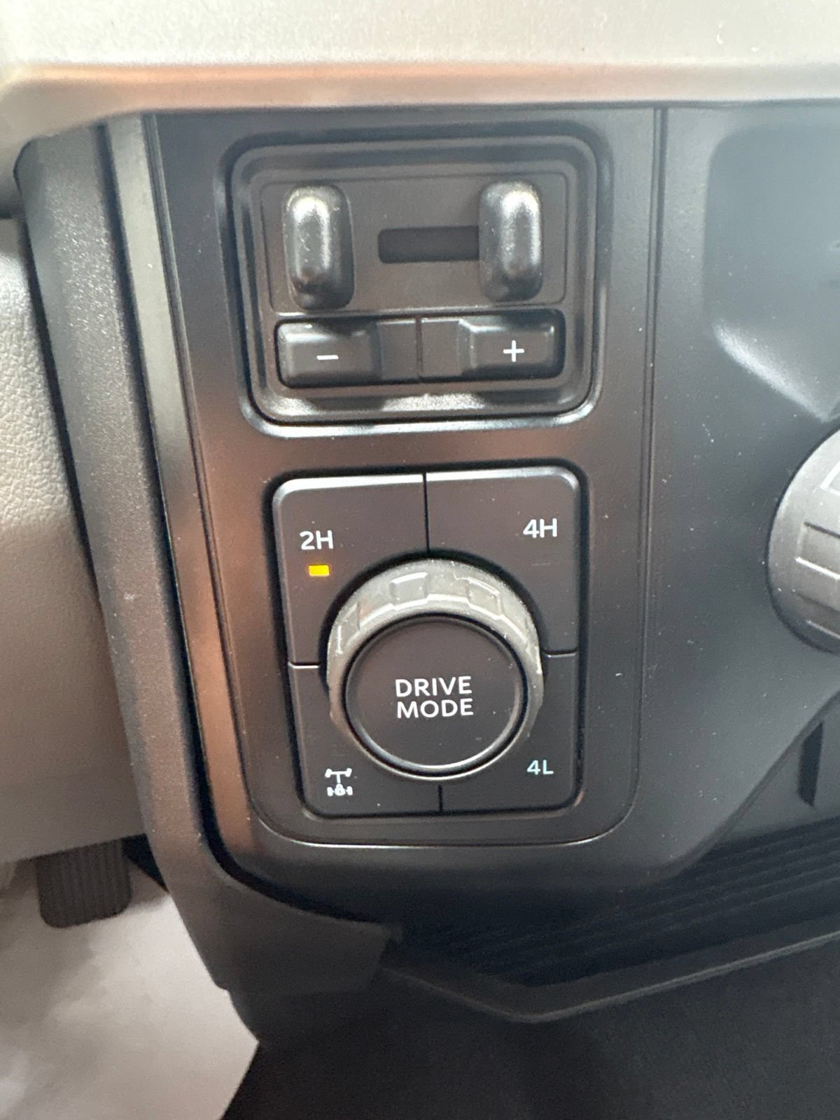Certified 2024 Ford F250 XLT w/ FX4 Off-Road Package AWD/4WD image 36