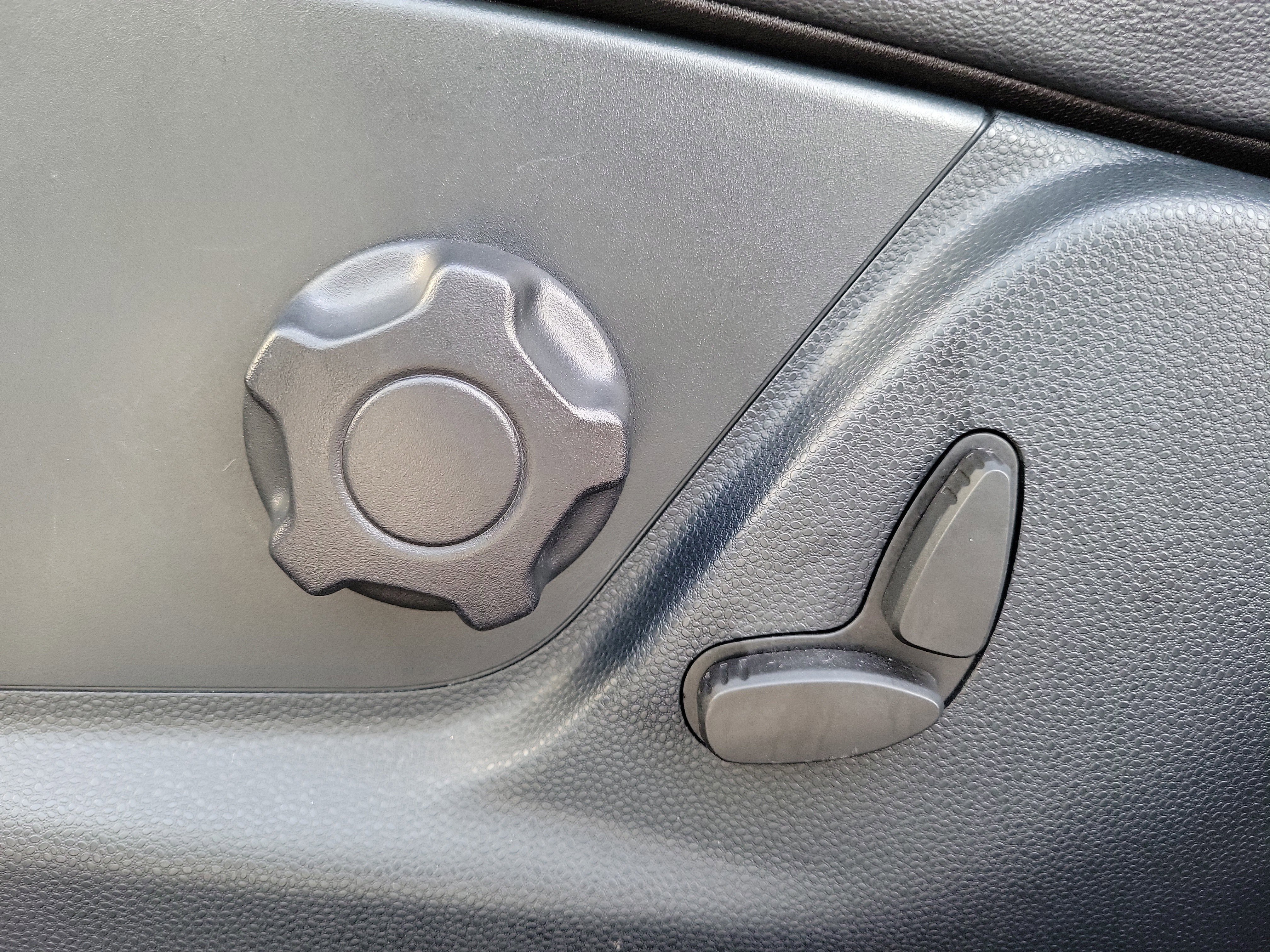 Certified 2020 Ford EcoSport SES w/ SES Black Appearance Package image 20