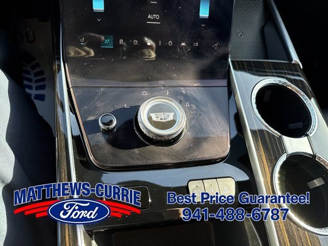 Used 2025 Cadillac Escalade ESV Premium Luxury w/ LPO, Floor Liner Package RWD image 19