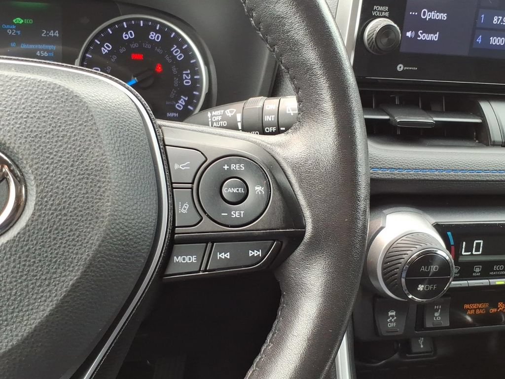 Used 2022 Toyota RAV4 SE w/ Convenience Package AWD/4WD image 17