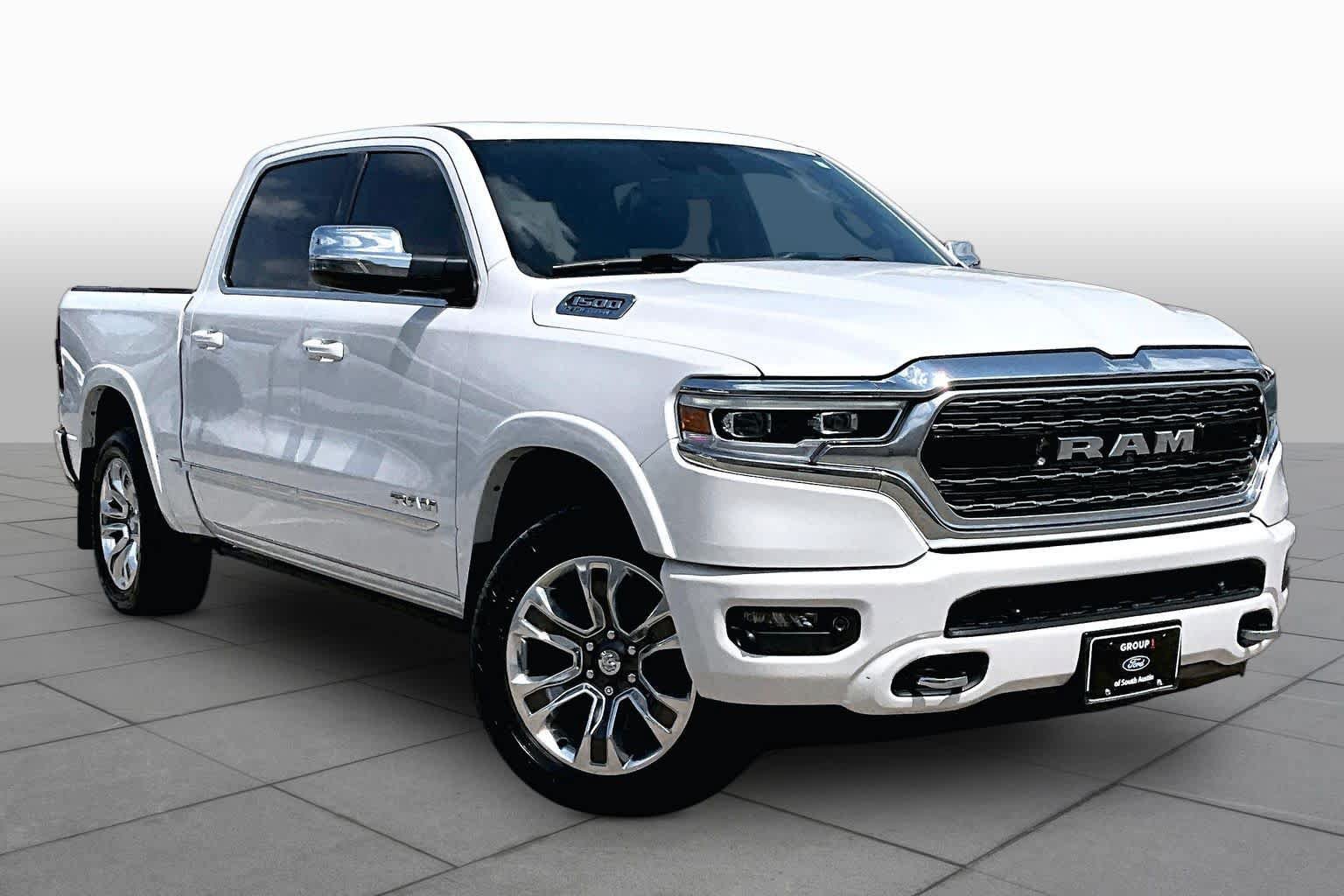Used 2023 RAM 1500 Limited w/ Body Color Bumper Group AWD/4WD image 3