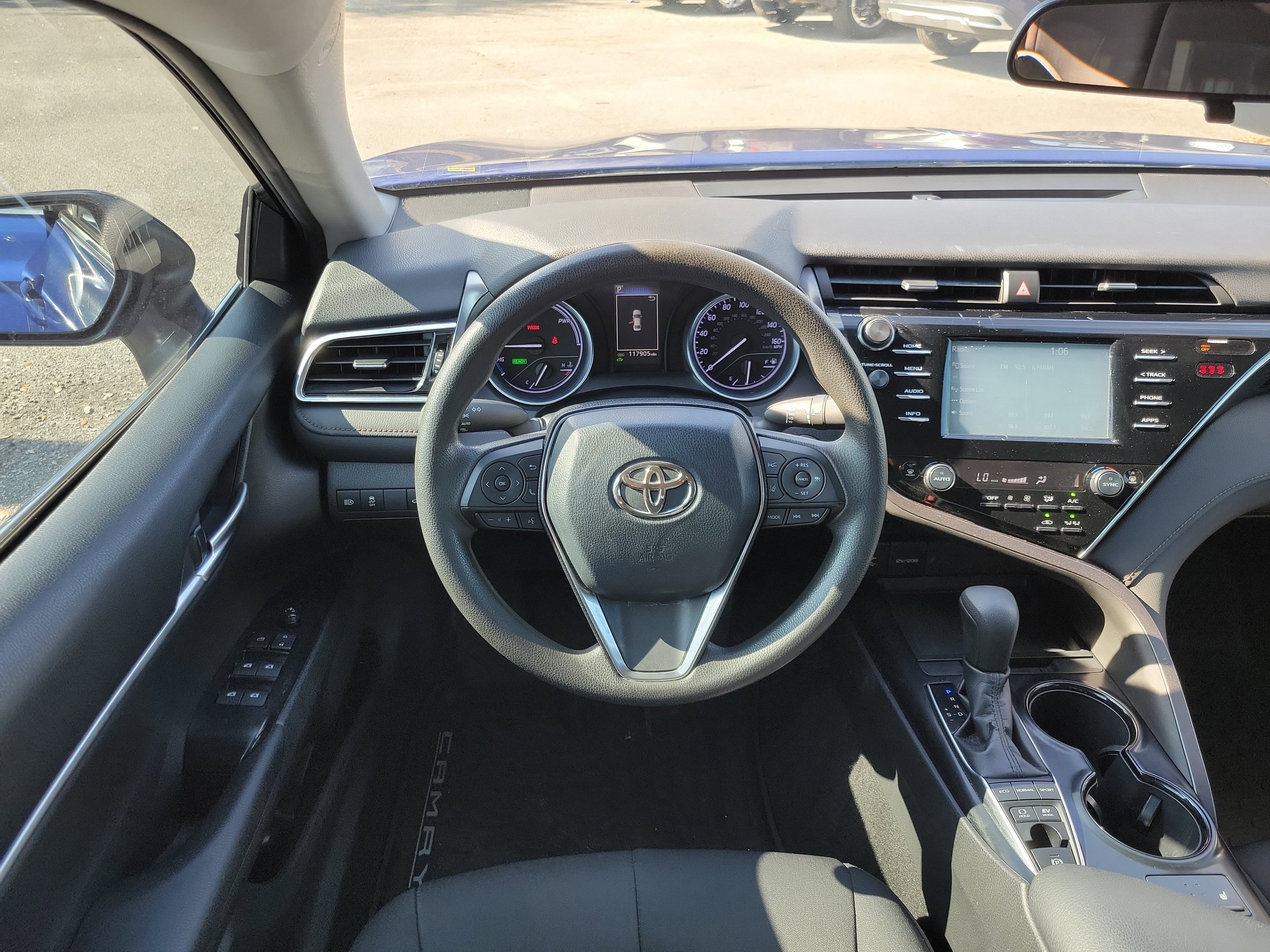 Used 2018 Toyota Camry LE image 21